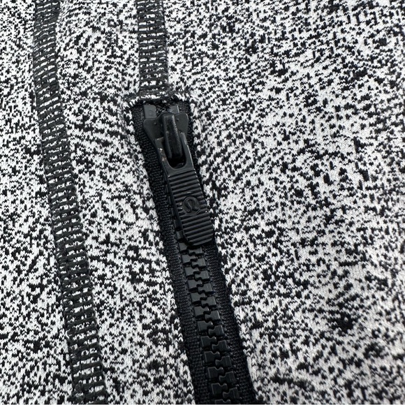 Lululemon Define Zip Up Jacket Size 4 - Picture 2 of 4